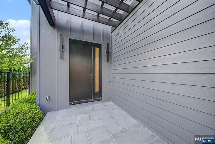 Property Photo:  68 Storig Avenue  NJ 07624 