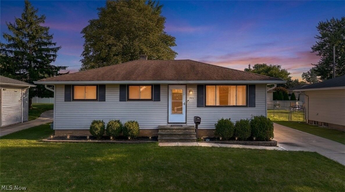Property Photo:  9011 Roedean Drive  OH 44129 