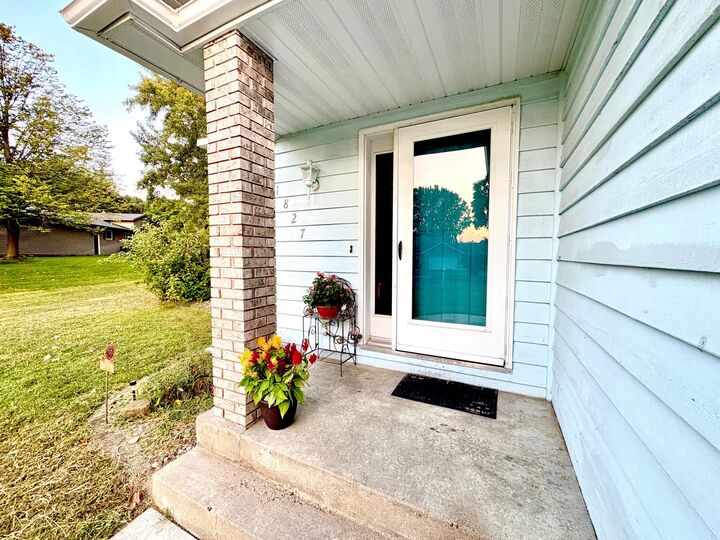Property Photo:  1827 Haller Way  MN 56301 