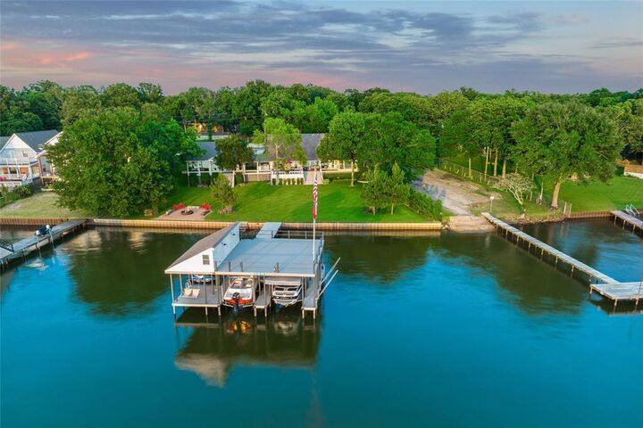 Property Photo: 5217 Paseo Tortuga TX 75148