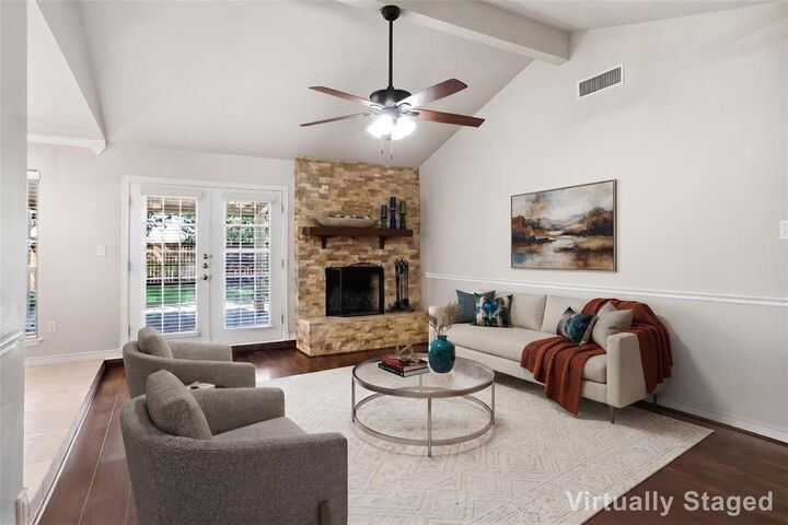 Property Photo: 212 Gloria Street TX 76248