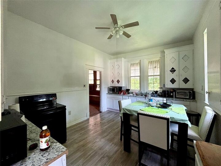 Property Photo:  504 Brown Avenue  TX 75460 