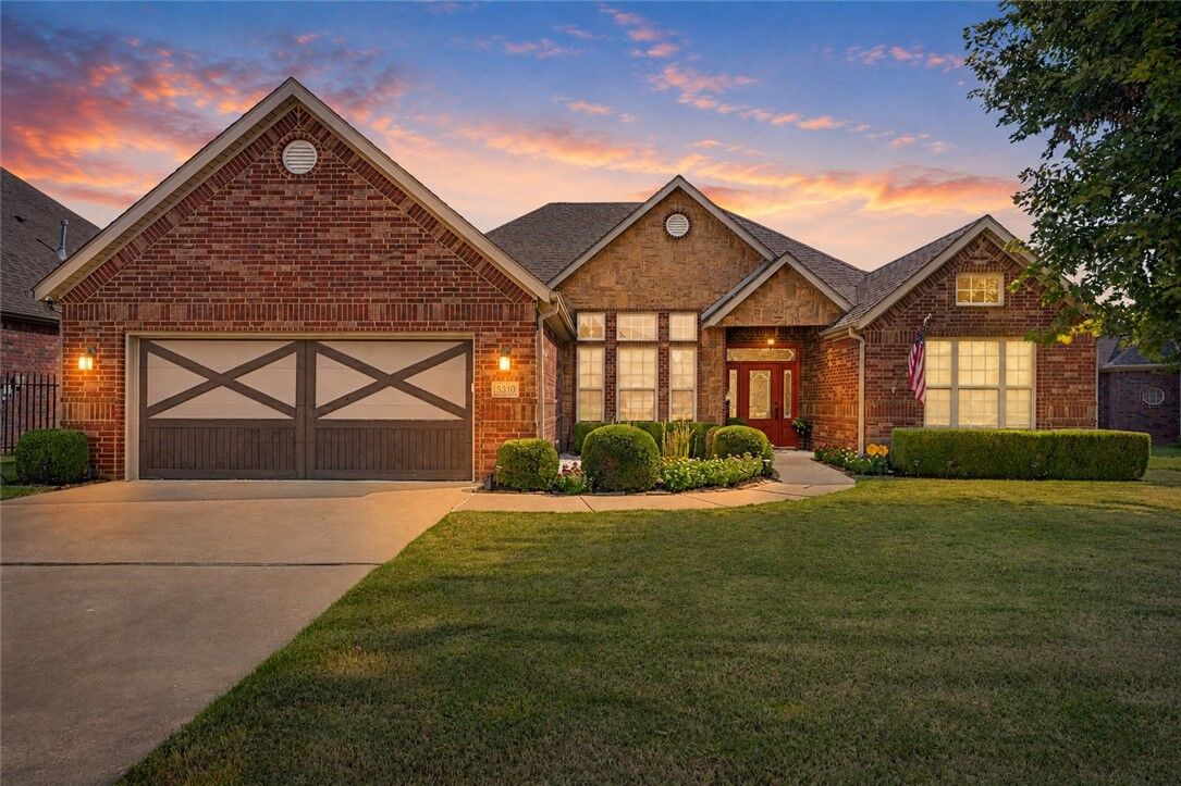 Property Photo: 5310 S Stone Bay Circle AR 72758