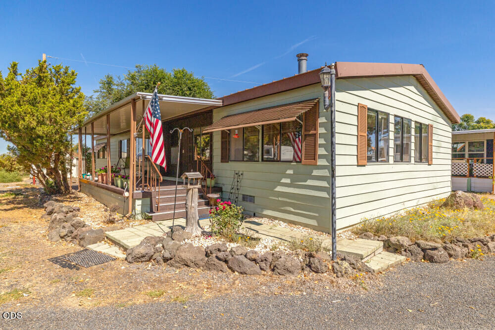 Property Photo: 11800 Tingley Lane Unit 10 OR 97603