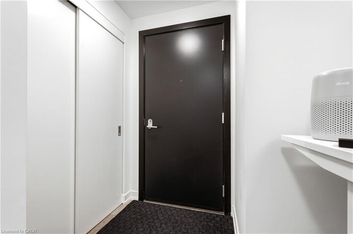 Property Photo:  5 Wellington Street S 1011  ON N2G 0E3 