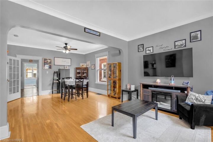 15 Salisbury Avenue — photo 1