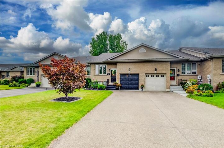 Property Photo:  16 Steed Court  ON N3S 0B7 