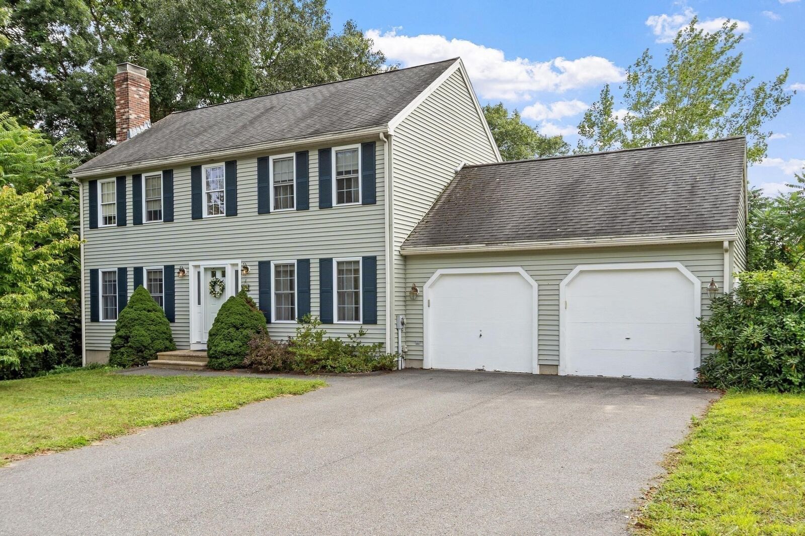 Property Photo:  64 Jordans Way  MA 01453 