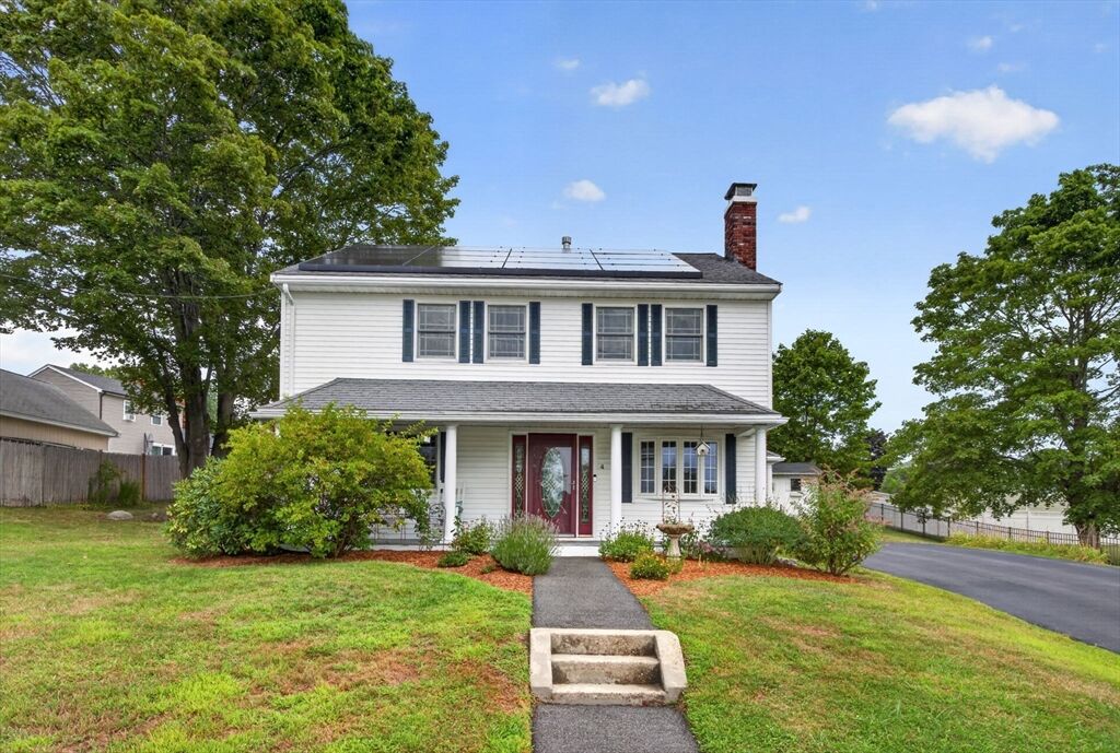 Property Photo:  4 Jeffrey Rd  MA 01821 