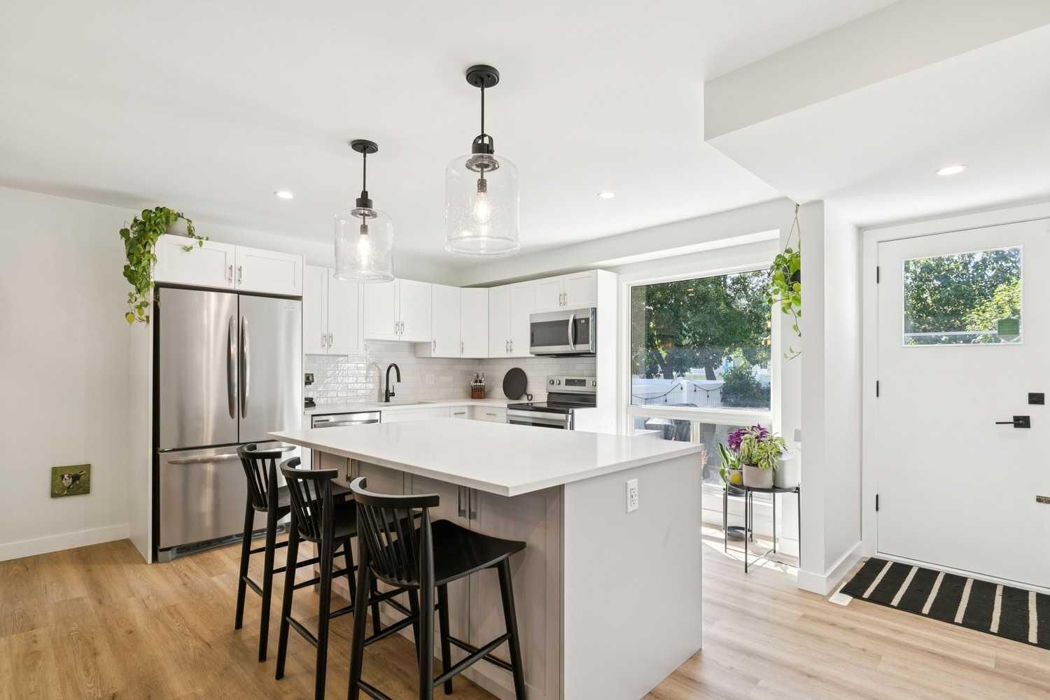 Property Photo: 16 Brae Glen Court SW AB T2W 1B6