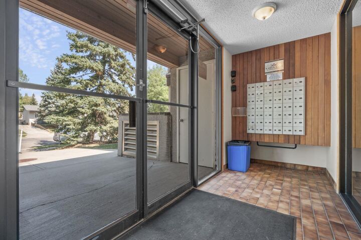 Property Photo: 280 Banister Drive 207 AB T1S 1Y5