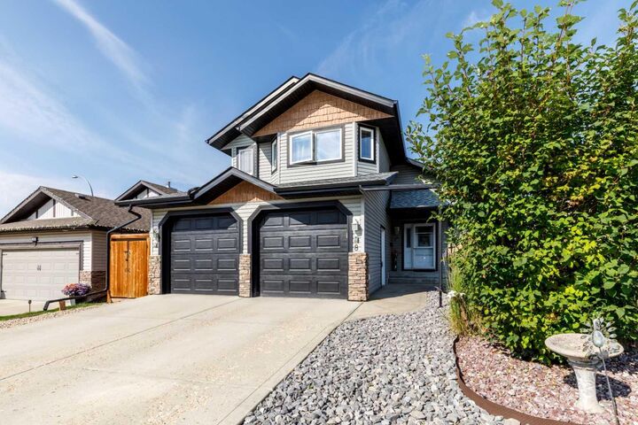 8 Innes Close — photo 1
