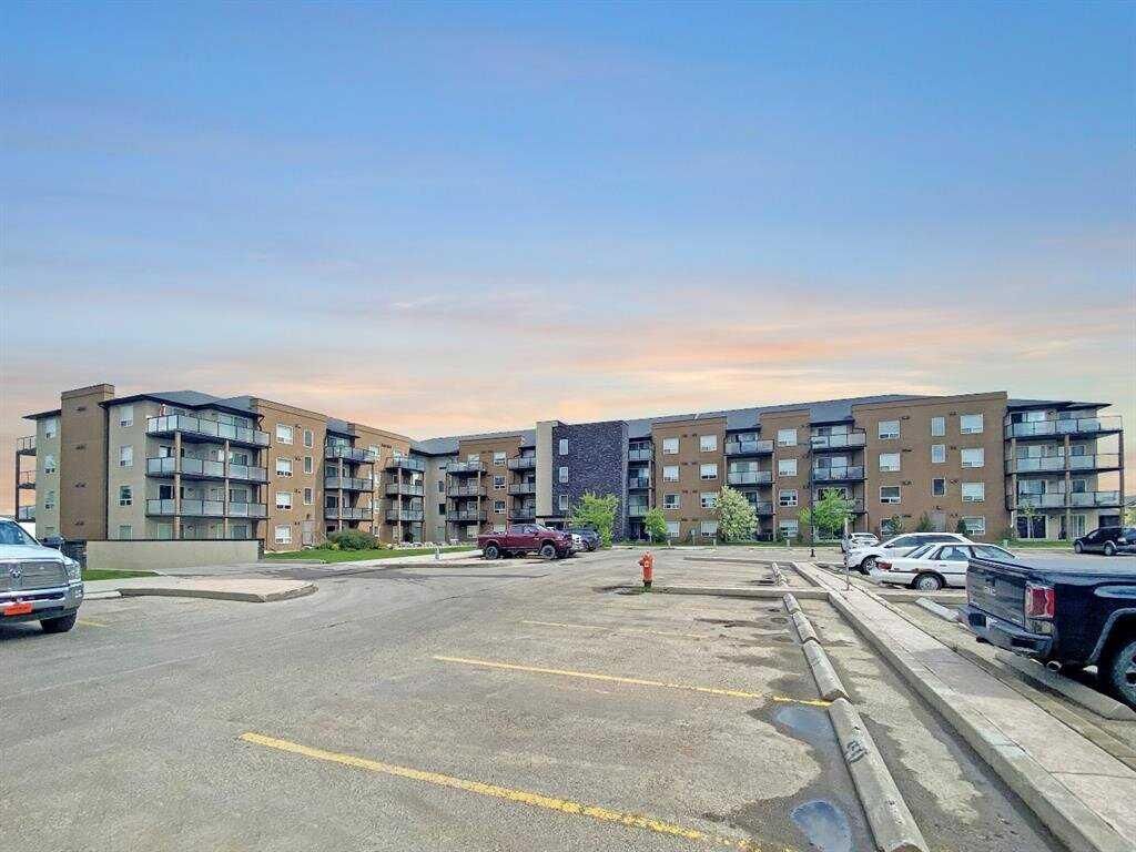 Property Photo:  9124 96 Avenue 411  AB T8X 0A1 