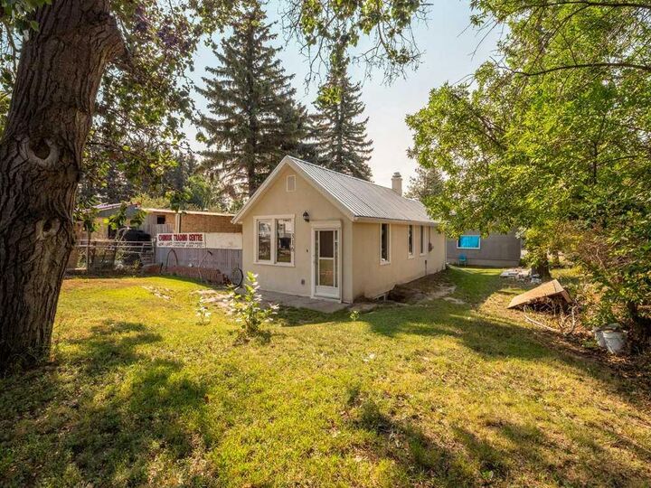 Property Photo:  316 1st Avenue NE  AB T0K 1M0 