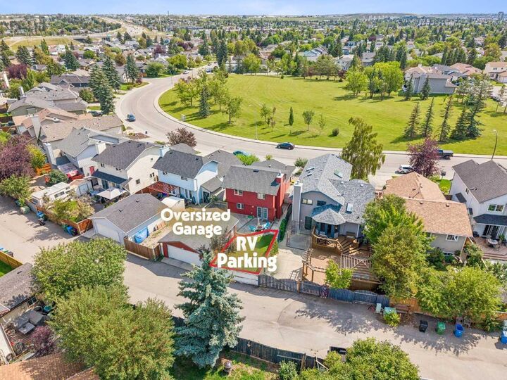 Property Photo:  744 Riverbend Drive SE  AB T2C 3T7 