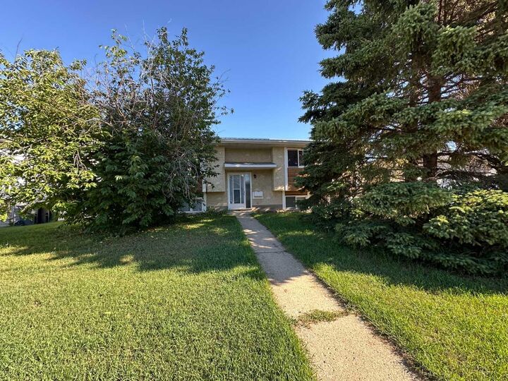 6008 57 Avenue — photo 1