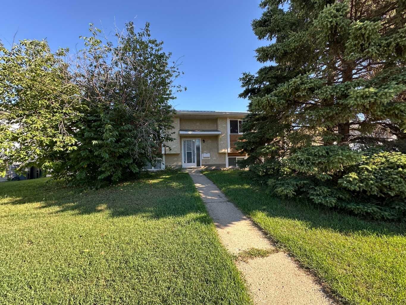 Property Photo:  6008 57 Avenue  AB T4J 1L2 
