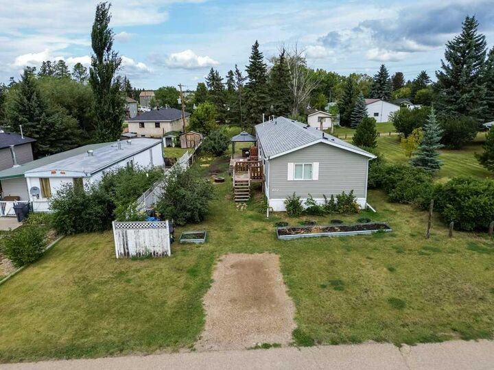 Property Photo: 432 3 Avenue AB T0M 0Y0