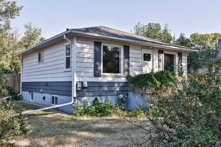 Property Photo: 145 19 Street N AB T1H 3J7