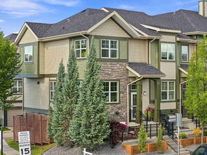 Property Photo: 345 McKenzie Towne Gate SE AB T2Z 1C8
