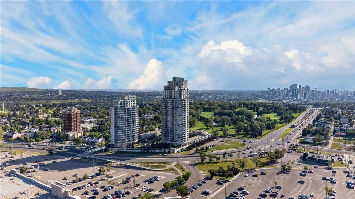 Property Photo: 55 Spruce Place SW 904 AB T3C 3X5