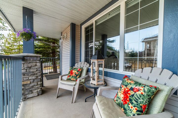 Property Photo: 2376 Eversyde Avenue SW AB T2Y 4X6