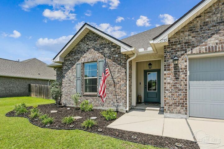 Property Photo:  5735 Maggie Rose Cir  FL 32570 