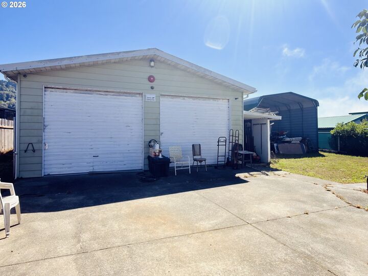 Property Photo:  15965 Bay View Dr  OR 97415 