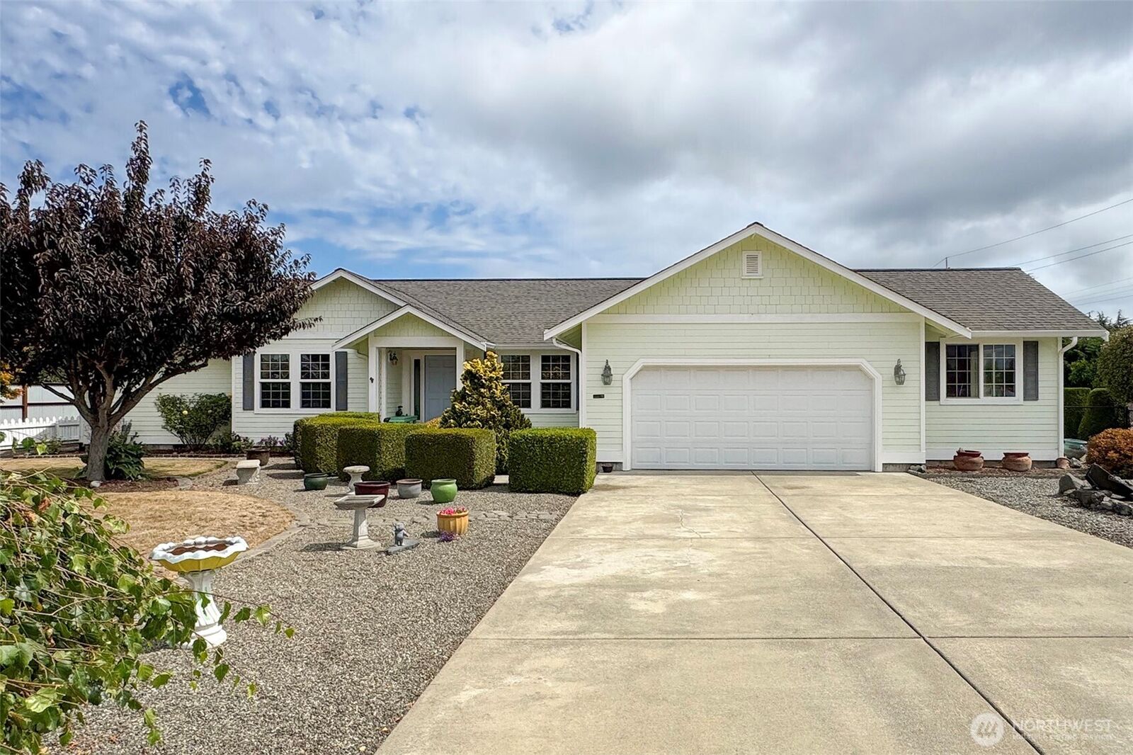 Property Photo: 10 Valley Farm Court WA 98382