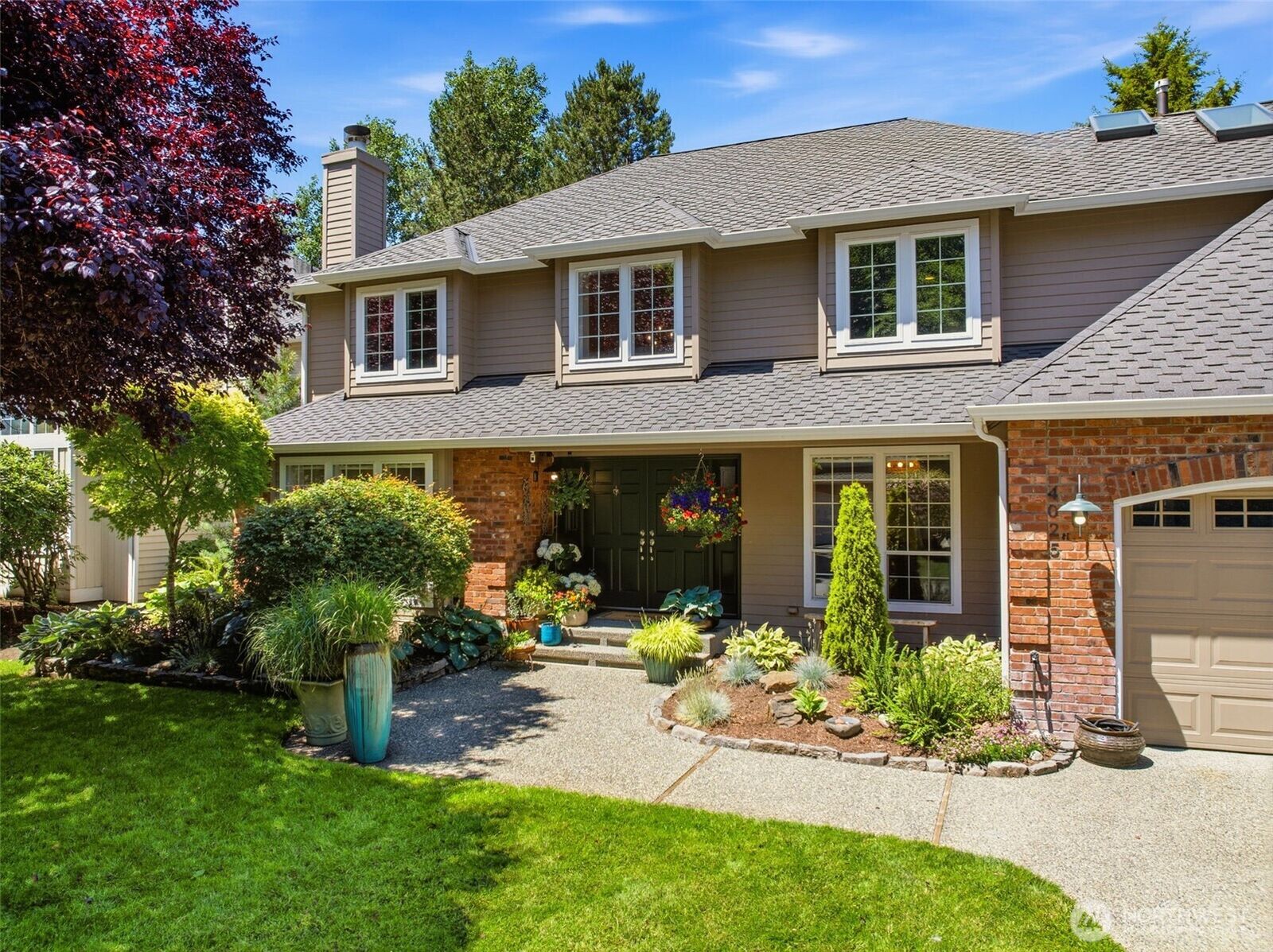 Property Photo:  4025  262nd Place SE  WA 98029 