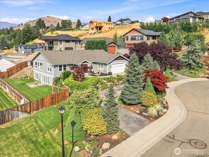 Property Photo:  109  Cascade Place  WA 98815 