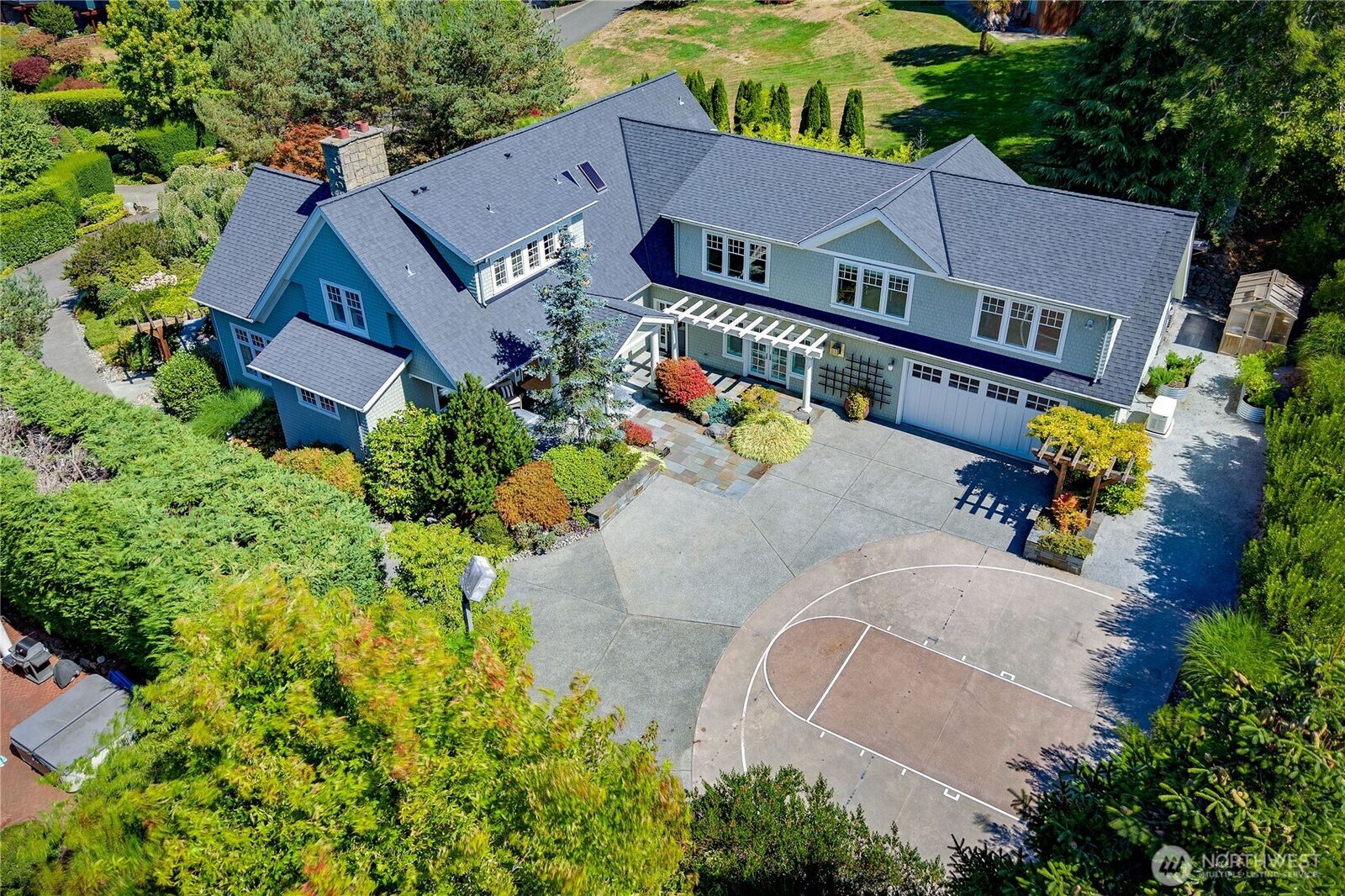 Property Photo:  9223  Allens Cove Lane NE  WA 98110 