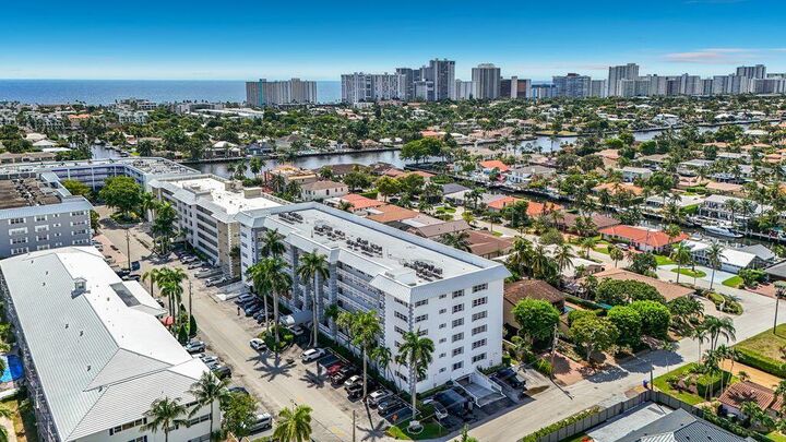 Property Photo:  3050 NE 47th Court 507  FL 33308 