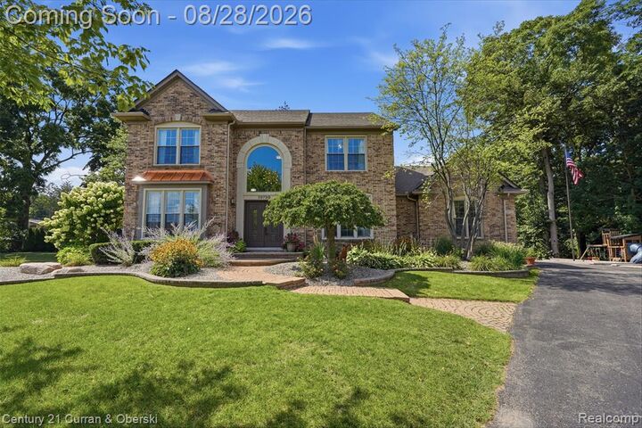 Property Photo: 39790 Foxway Court MI 48167