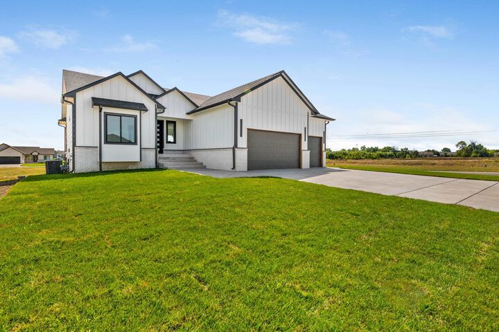Property Photo:  2644 E Ironstone Ct  KS 67219 