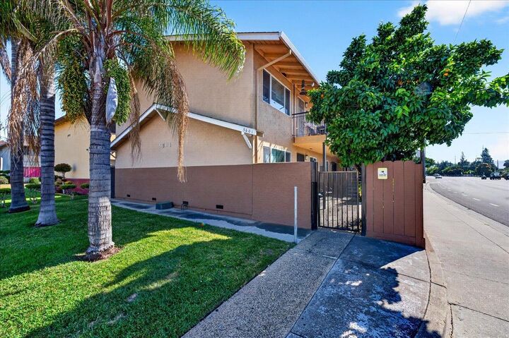 Property Photo:  5601 Hoffman Court  CA 95118 