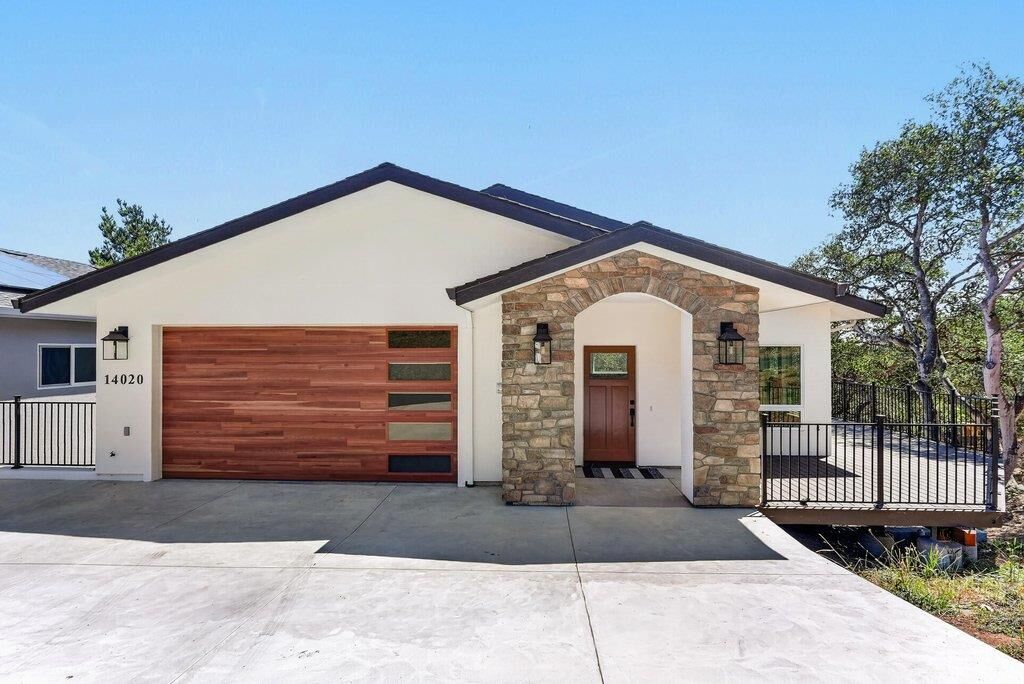 Property Photo:  14020 Tres Ninas Court  CA 95076 