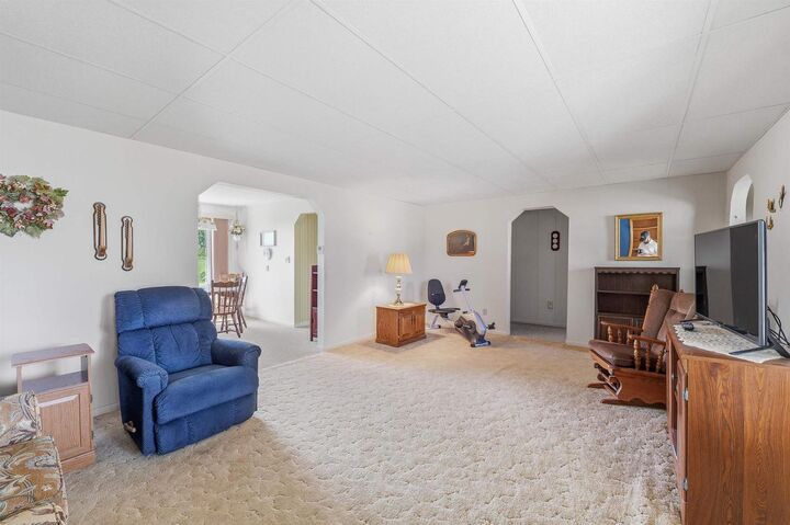 Property Photo:  520 Park Street  WI 53039 