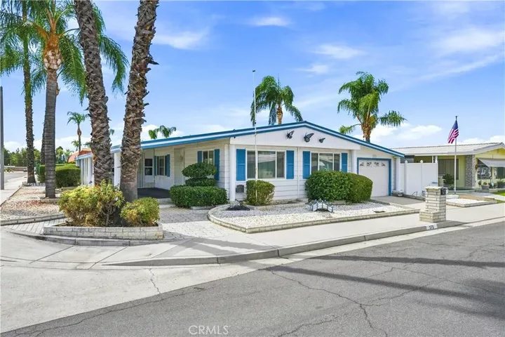 Property Photo: 975 Vista Grande Drive CA 92543