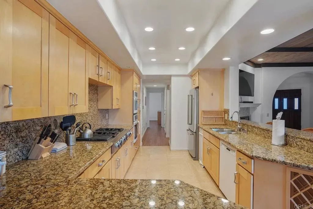 Property Photo:  120 5th Street  CA 92024 