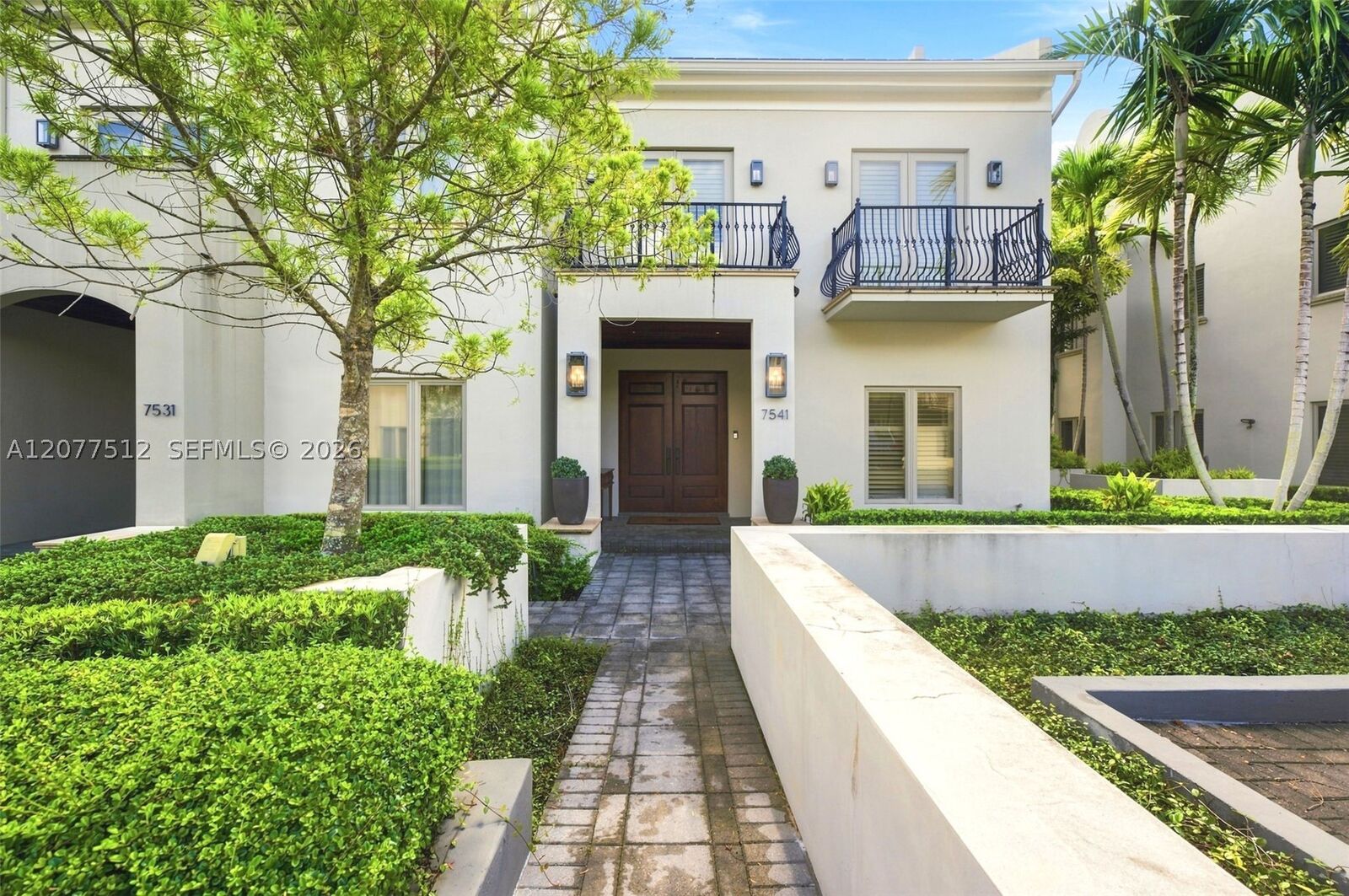 Property Photo:  7541 SW 56th Ct 7541  FL 33143 