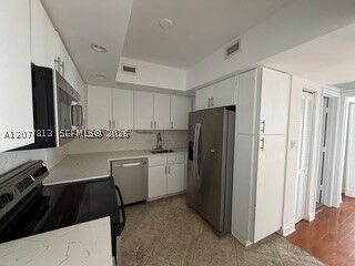 Property Photo:  5600 Collins Ave 15J  FL 33140 