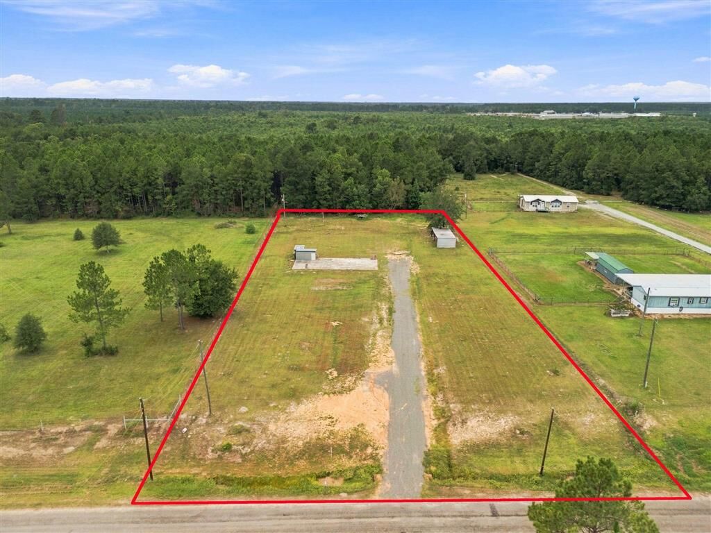 Property Photo: 677 Gearen Road LA 70633