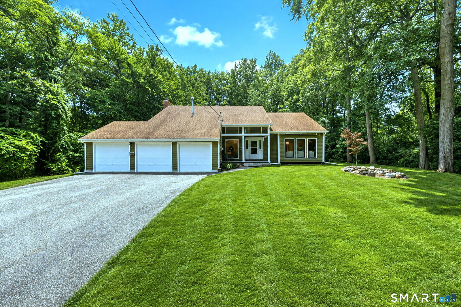 Property Photo:  405 Shelton Road  CT 06611 