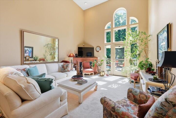 Property Photo: 3107 S Winthrop Ln WA 99203