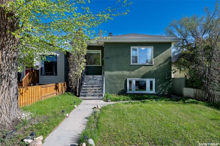 204 25th Street W — photo 1