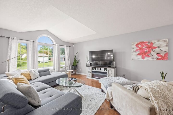 Property Photo:  34 Brock Street  ON N5P 2B2 