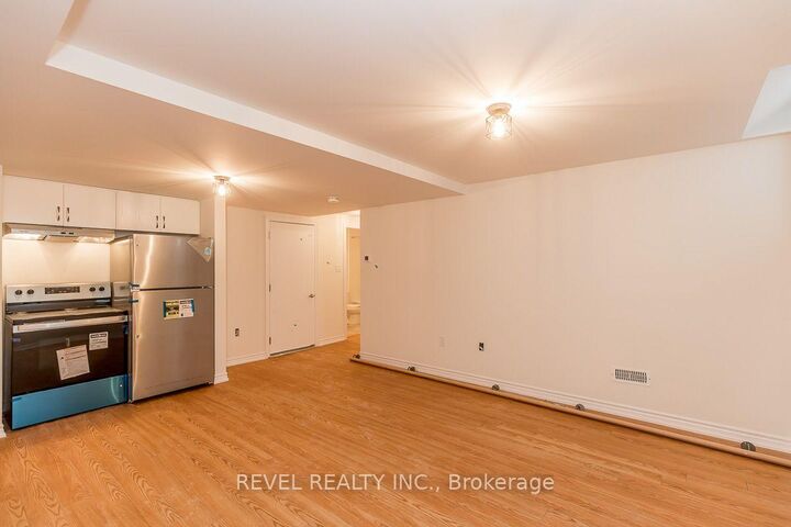 Property Photo: 86 Nottingham Road Lower ON L9J 0L3