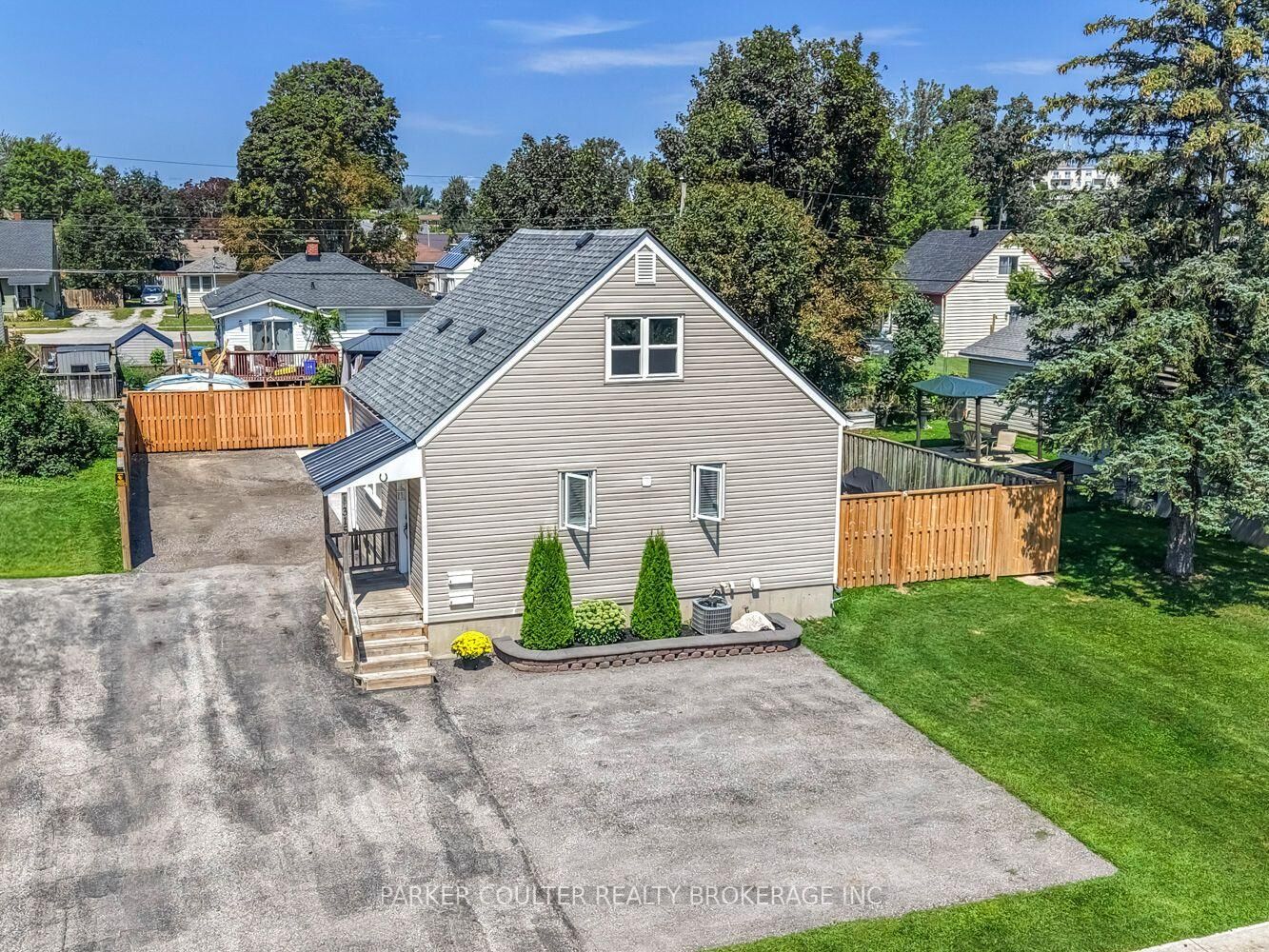 Property Photo: 315 Oxford Street ON L3V 1H8