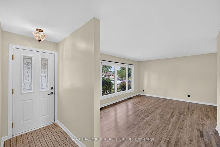 Property Photo: 1143 Gateway Road ON K2C 2W8